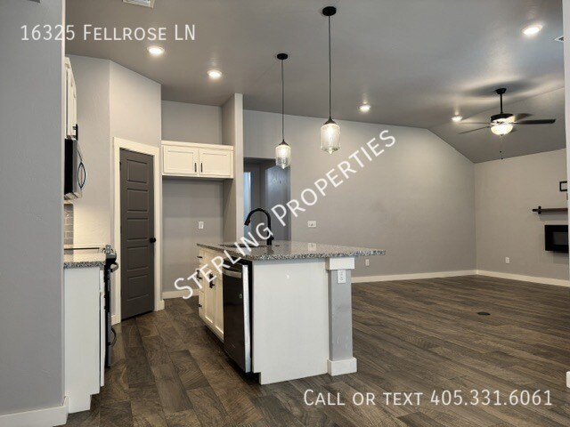 Building Photo - 16325 Fellrose Ln