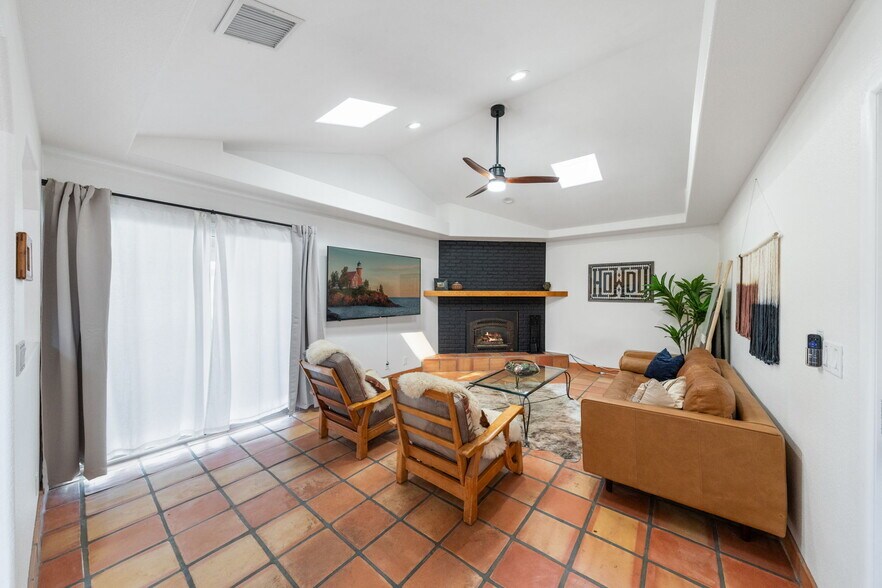 Building Photo - 58328 Bonanza Dr