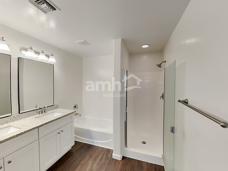 Building Photo - 1713 E Bradstock Way