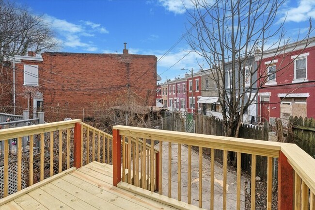 Building Photo - 2054 W Glenwood Ave