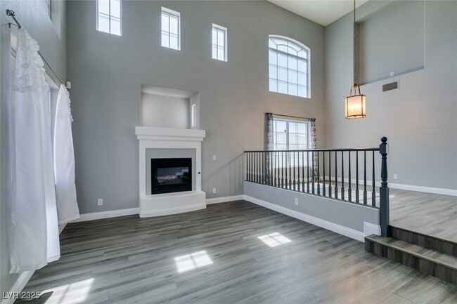 Building Photo - 9157 S Sleeping Tree St