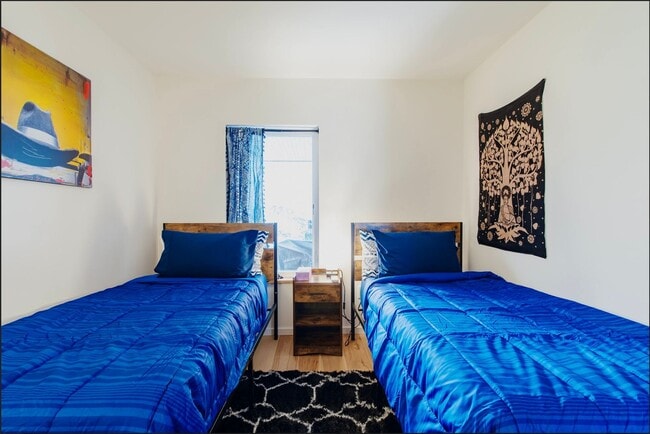 Building Photo - Modern 3 Bed, 3.5 Bath Townhouse for Rent