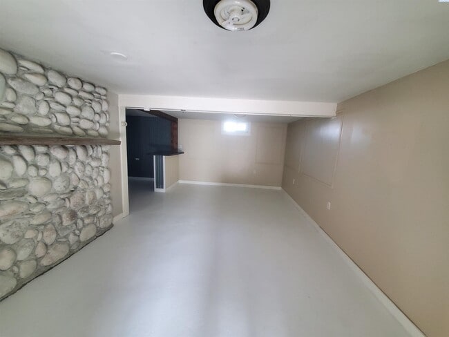 Building Photo - Central kennewick rental