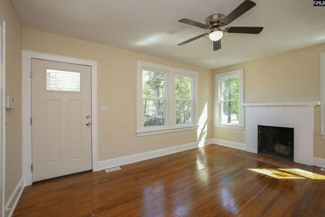 Building Photo - Charming 3-Bedroom Home in the Heart of Rosewood – Available July 2026!