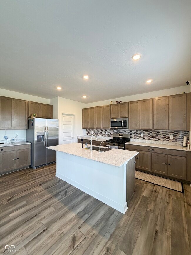 Building Photo - 1208 Taggart Wy