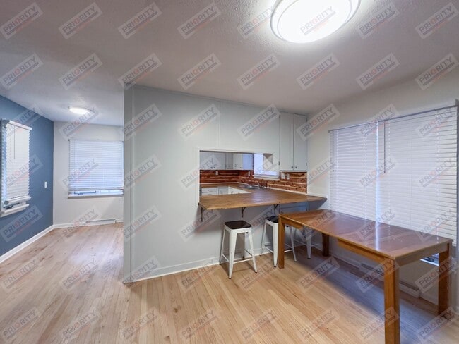 Building Photo - Updated Downtown Ranch with Mother-in-Law Suite