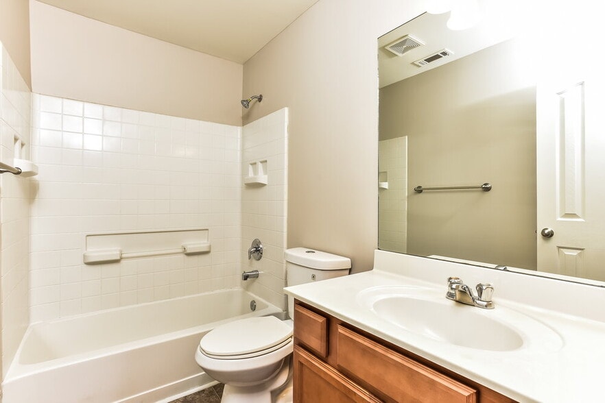 Building Photo - 8043 Logan Dr