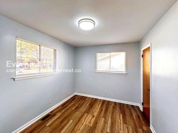 Building Photo - 5 Laurice Cir