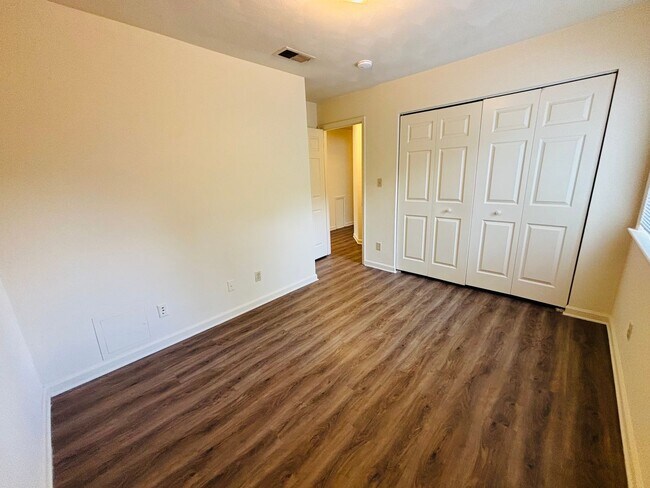 Building Photo - 403 Berryfield Ln
