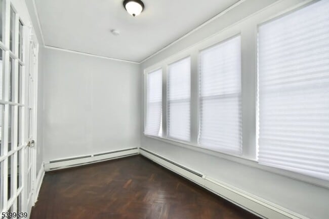 Building Photo - 519 Clinton Pl