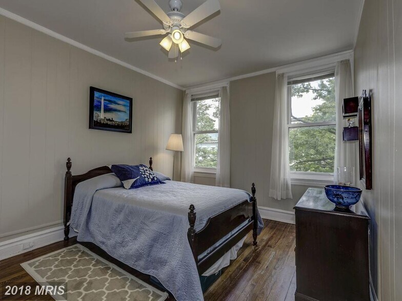2nd upstairs bedroom - 616 Lamont St NW
