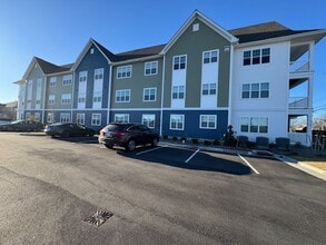 Building Photo - 1720 Vankar Dr