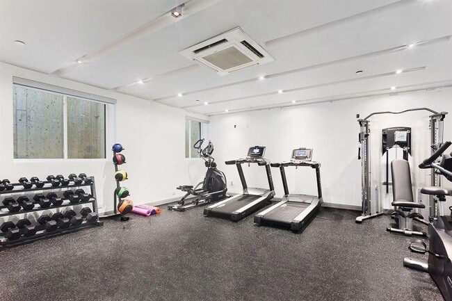 Building Photo - 62 E 21st St