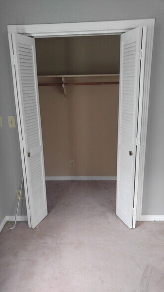 WALK IN CLOSET - 655 E 4th St