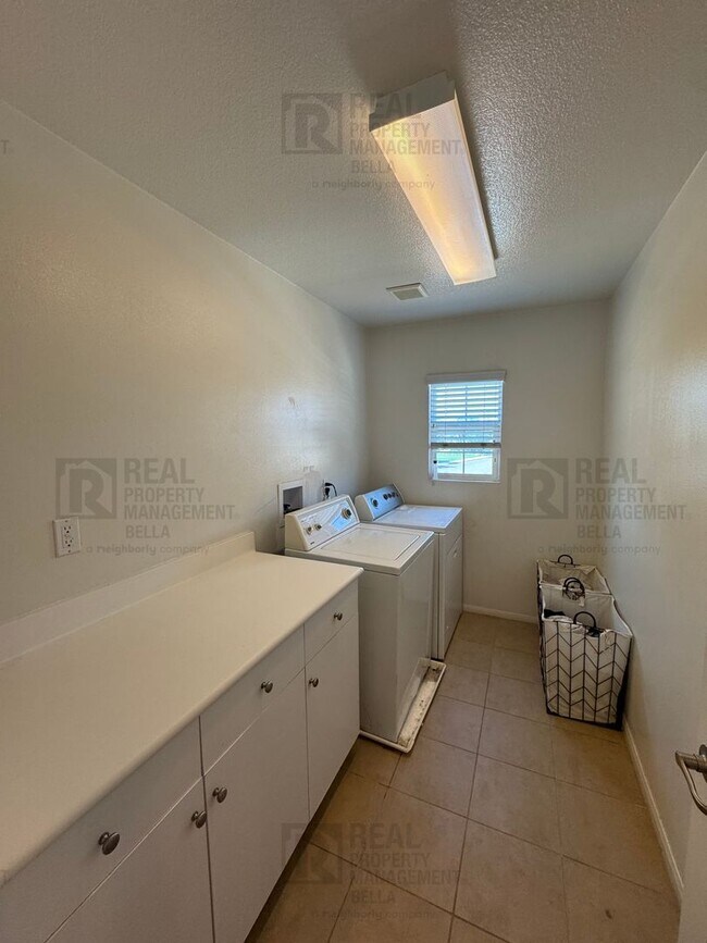Building Photo - Resort-Style Living in Spencer’s Crossing ...