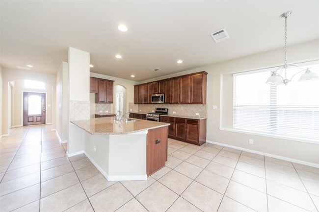 Building Photo - 6202 Eden Prairie Dr