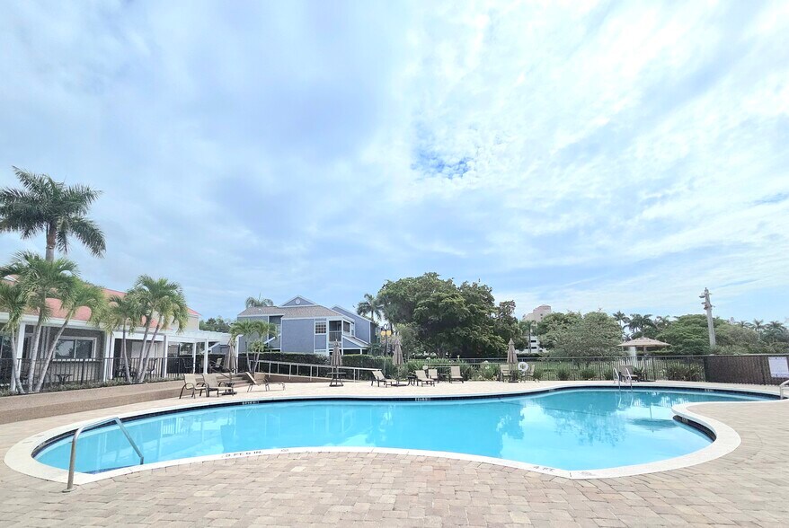 Building Photo - 5305 Buckhead Cir