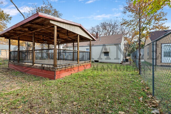 Building Photo - 1249 N Pershing St