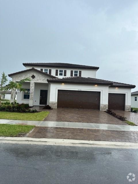 Building Photo - 2370 SE 27th Dr