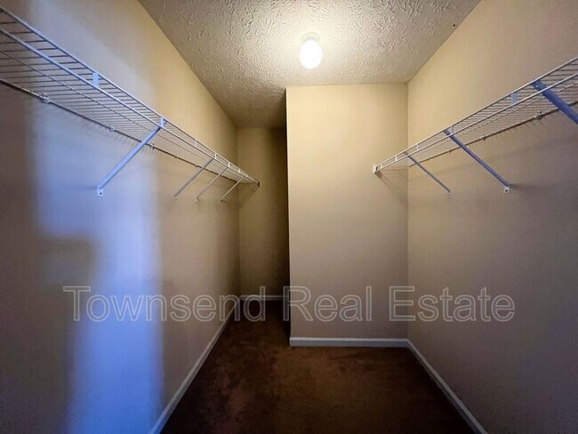 Building Photo - 4211 Cherry Hill Ln