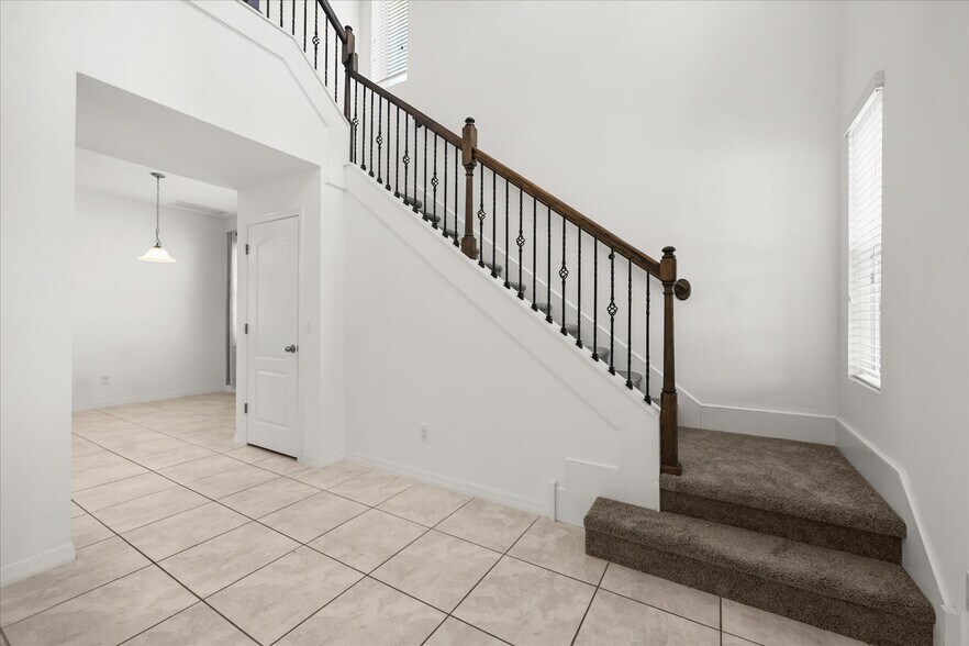 Building Photo - 14154 Shocklach Dr