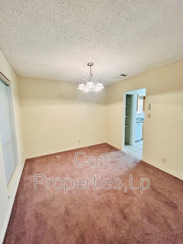 Building Photo - 14810 Ridge Hill Dr