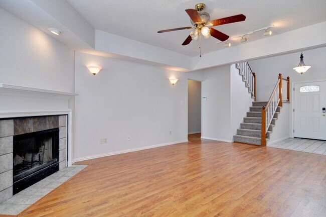 Building Photo - 2501 Country Creek Ln