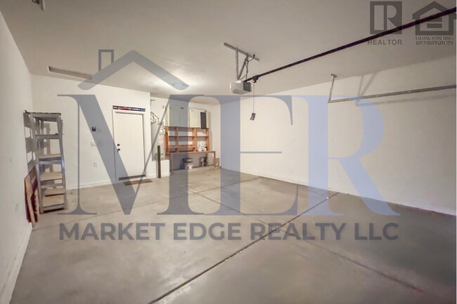 Building Photo - 3Bed/2Bath House in Buckeye! Ready for Immediate Move-In! -- FENCED-IN YARD!