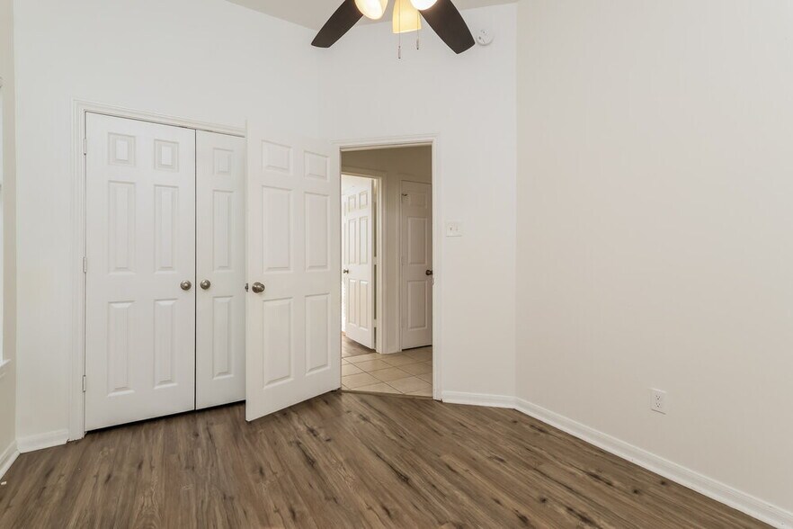 Building Photo - 1729 Fay Dr