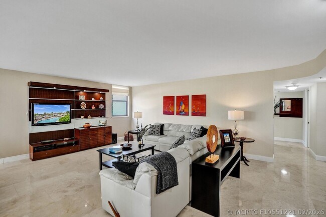 Building Photo - 1361 S Ocean Blvd
