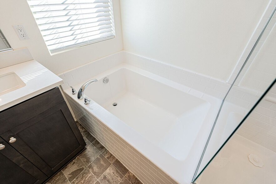 Building Photo - 28954 Copper River Rd