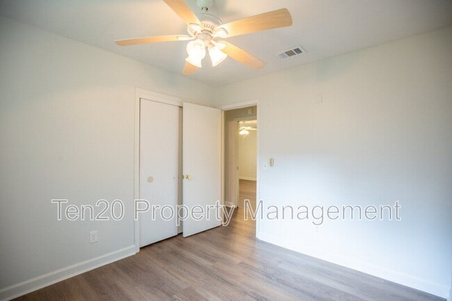 Building Photo - 4034 Savannah Dr