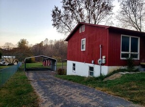 Building Photo - 571 Meadow View Rd