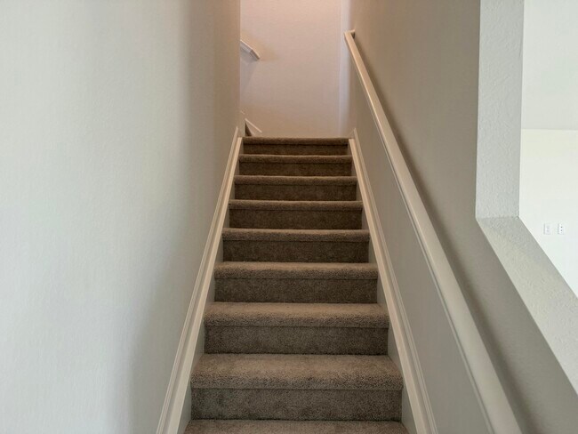 Building Photo - 10856 NW Everbreeze Dr