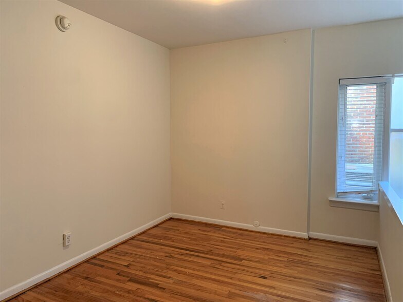 Building Photo - 937 Lombard St