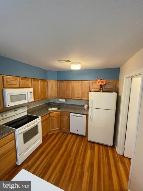 Building Photo - 1598 Nixon Dr