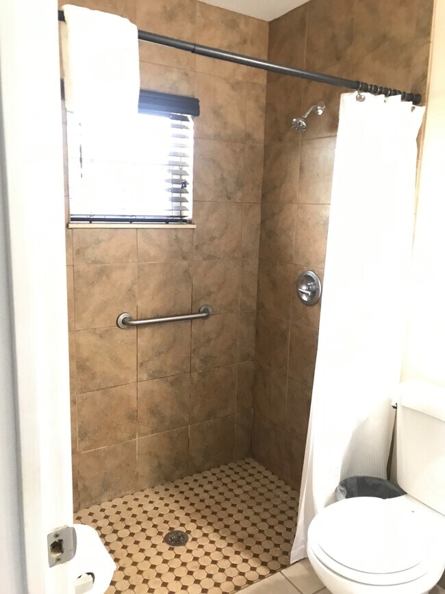 master bath has shower - 1473 NE 48th St