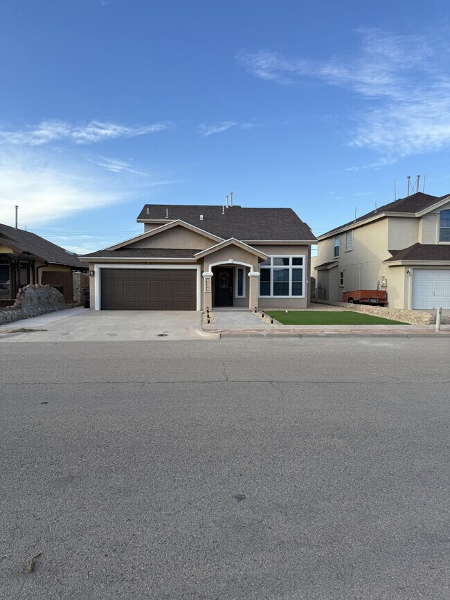 Primary Photo - "Charming 3-Bed Oasis with Granite Touches & Cozy Fireplace in El Paso!"