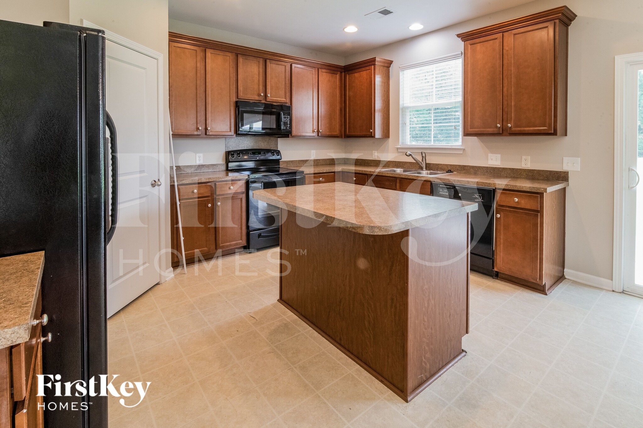 Building Photo - 200 Palmetto Village Cir