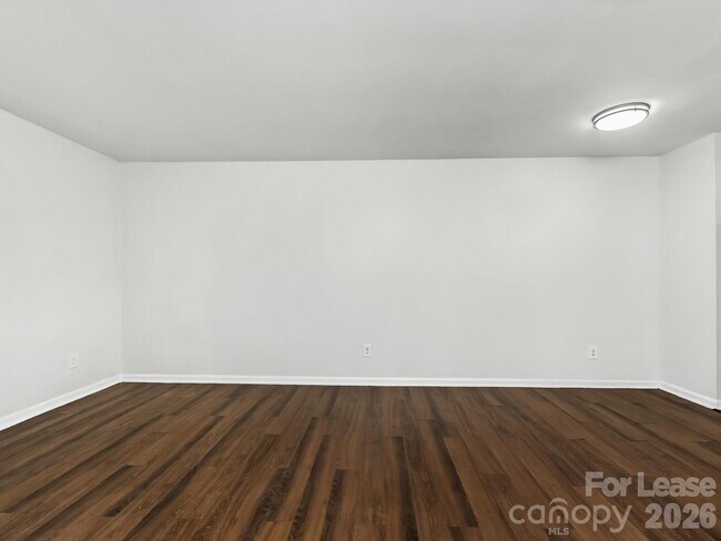 Building Photo - 2611 Holton Ave