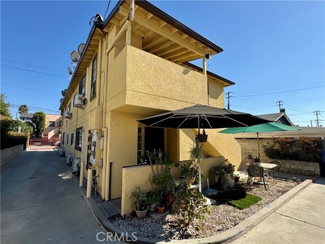 Building Photo - 1131 N Ave 56