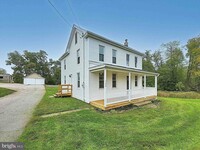 Building Photo - Renovated Farmhouse - Hanover Pa