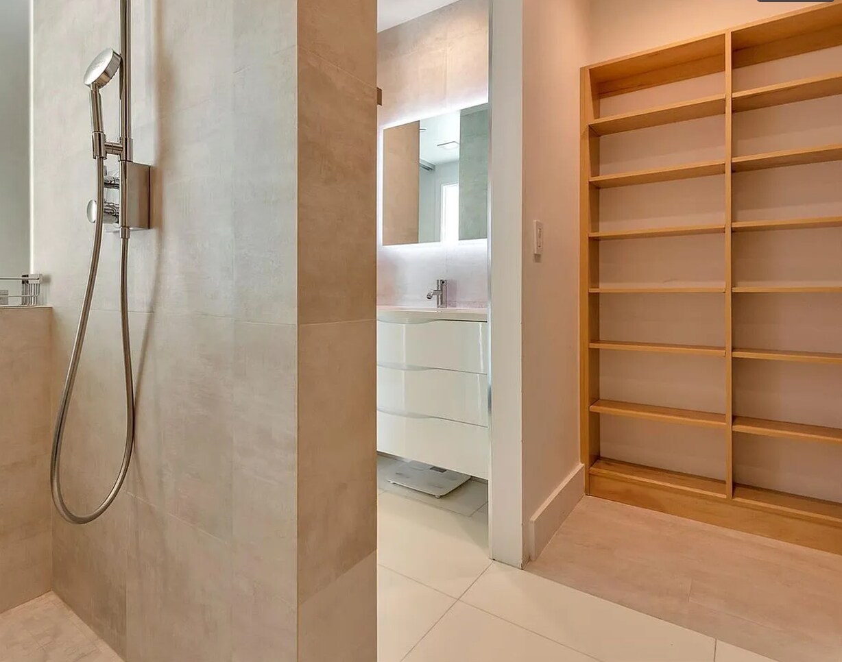 Building Photo - 1040 Biscayne Blvd