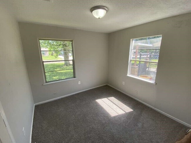 Building Photo - 5414 Northridge Dr