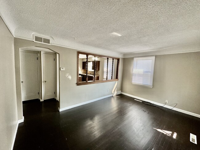 Building Photo - 4309 Edmund St