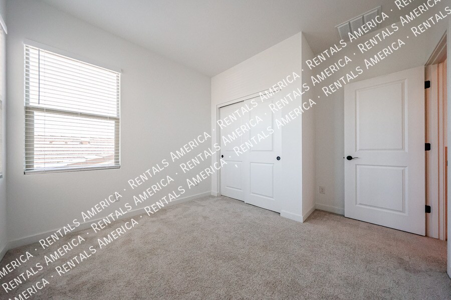Building Photo - 9329 East Sebring Avenue
