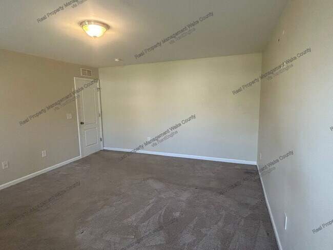 Building Photo - 1331 Lombar St