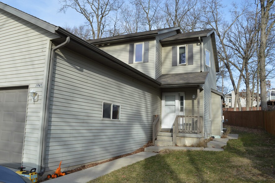 Building Photo - 1043 N Thompson Dr