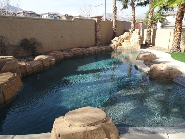 Building Photo - West Summerlin 5 Bedroom, Bed & Full Bath 1st Floor, Beauty