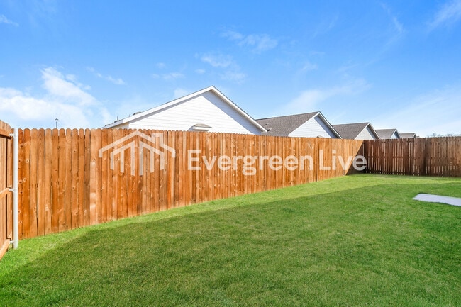 Building Photo - 200 Sycamore Pl